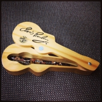 Elvis Presley Ink Pen in Wooden Guitar Case